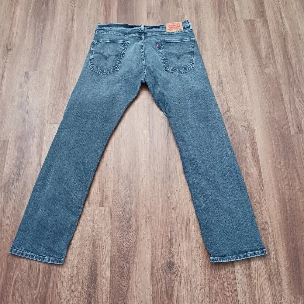 Levi’s Men’s 505 Regular Fit Blue Jeans Tag‎ Size 36 x 34 Actual size 36 x 33